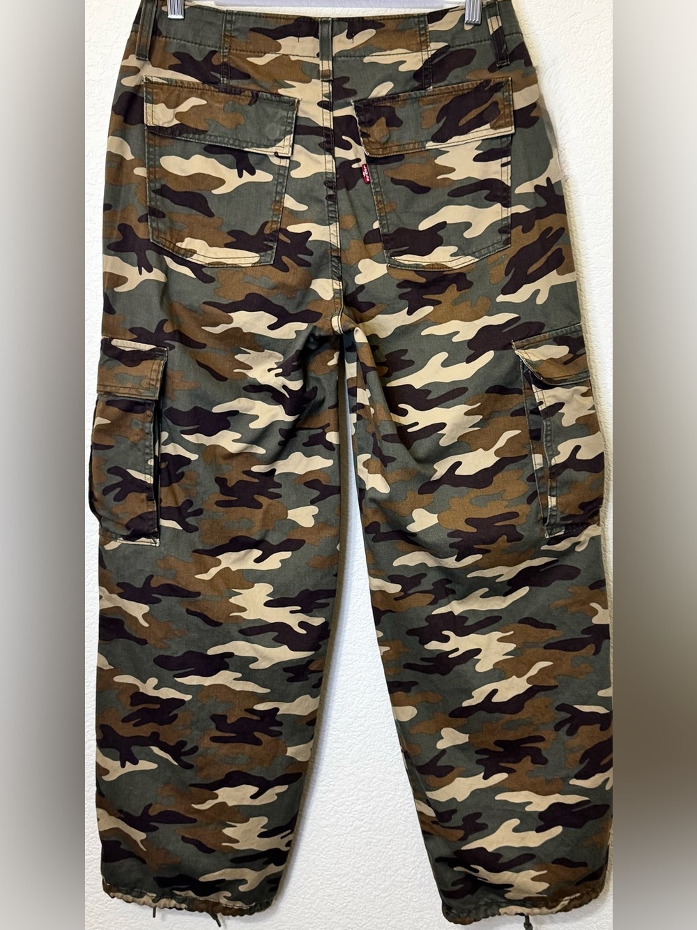 Levi’s 94 Baggy Camo Cargo Pants High Rise Size 29 Utility Baggy Fit - Picture 2 of 4